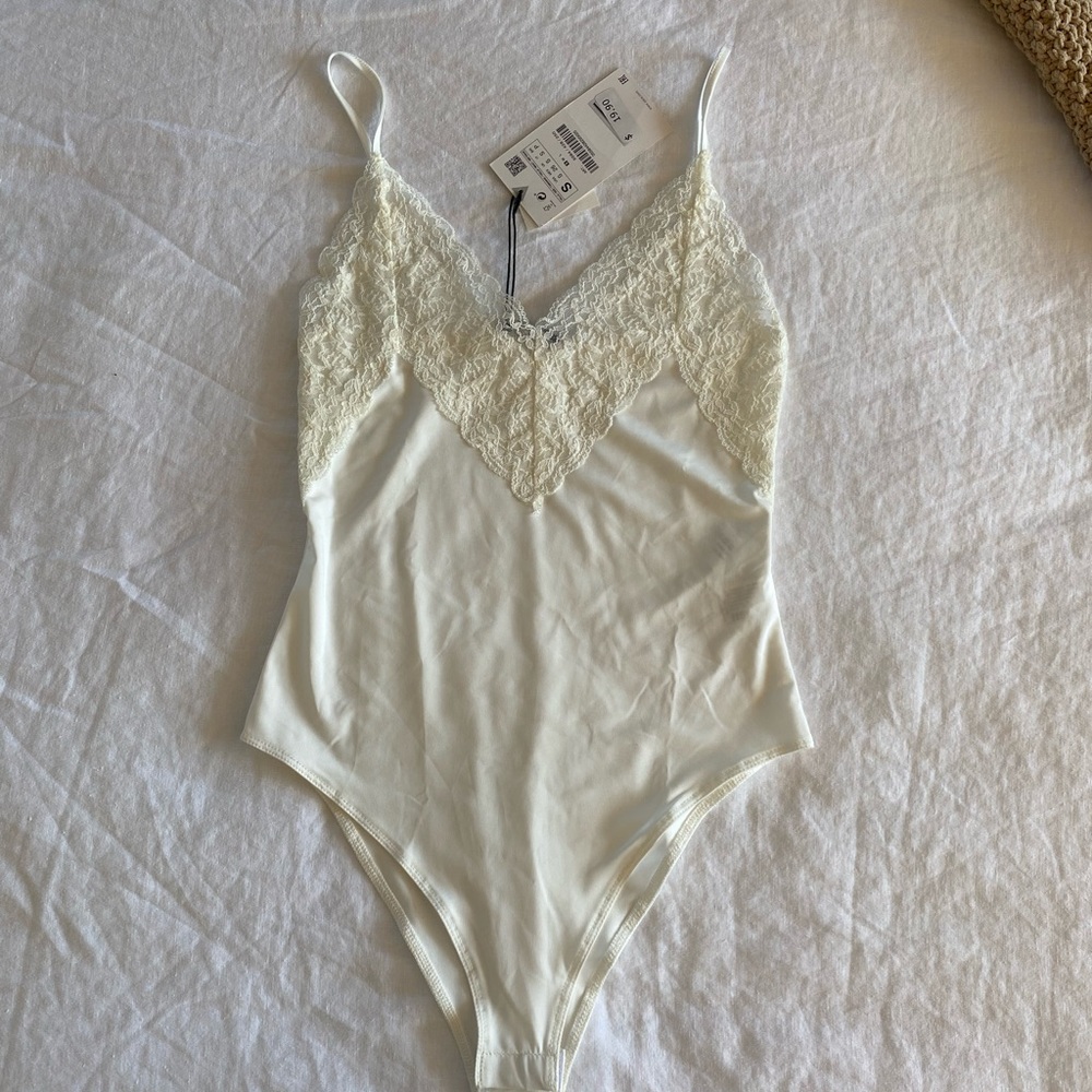 NWT Zara white lace bodysuit size small